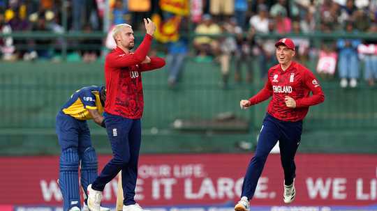 Clinical England outclass Sri Lanka in spin battle