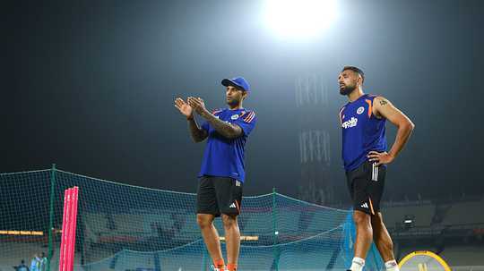 In a virtual knockout, a fight of reputation and expectation