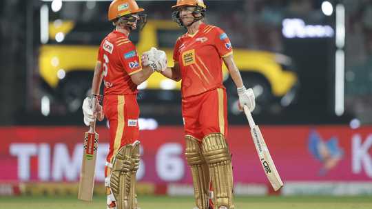 Sophie Devine, Beth Mooney hit jackpot in inaugural Women's Hundred auction