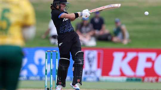Kerr's purple patch, Devine's four-for sink South Africa