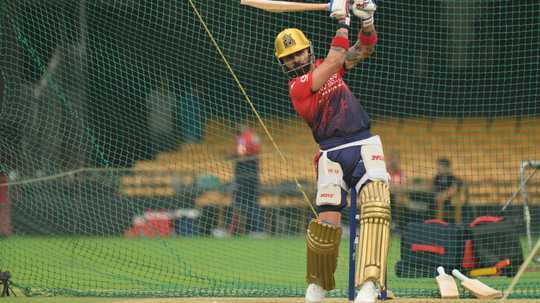 RCB bank on early read of the conditions at the Chinnaswamy Stadium