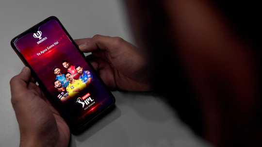 Bangladesh opens door to IPL broadcast