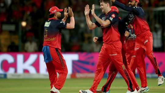 Duffy, batters bury Sunrisers as RCB kickstart title defence in style