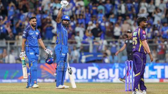 IPL Pulse: Runs everywhere, Green nowhere
