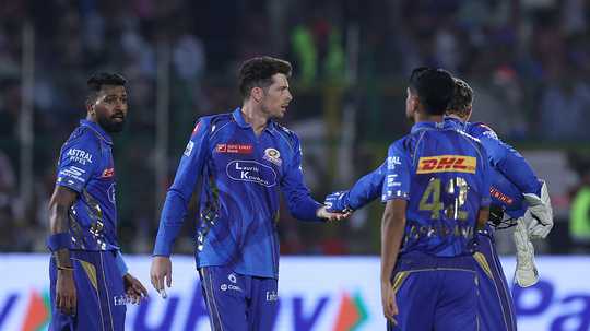 Santner returns as MI look to tame Delhi's flat deck