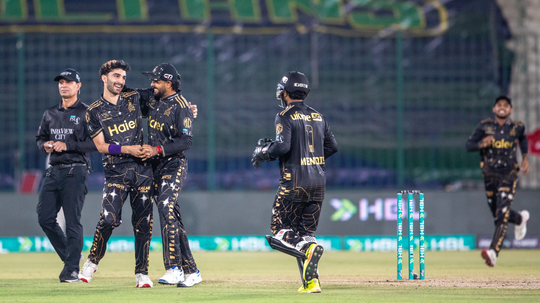 Zalmi stay unbeaten after clinical defence against Sultans