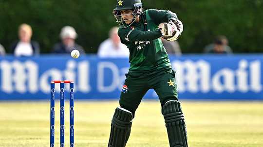 Feroza, Shamas bat big once more to trounce Zimbabwe 3-0