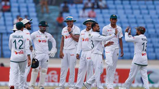 Mehidy fifer denies Pakistan a lead on rain-hit Day 3
