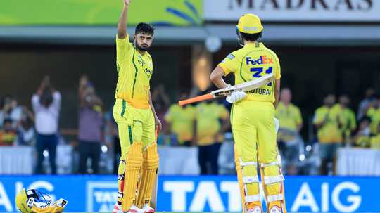 Urvil onslaught downs Inglis blitz as CSK secure high-scoring win