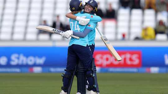 Dean holds nerve as England eke out 1-wicket thriller