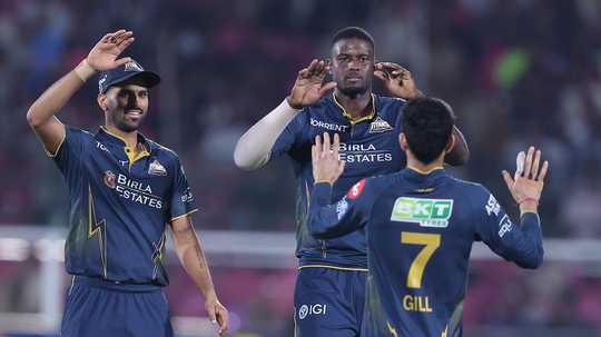 GT, SRH keep their eyes on top of the table