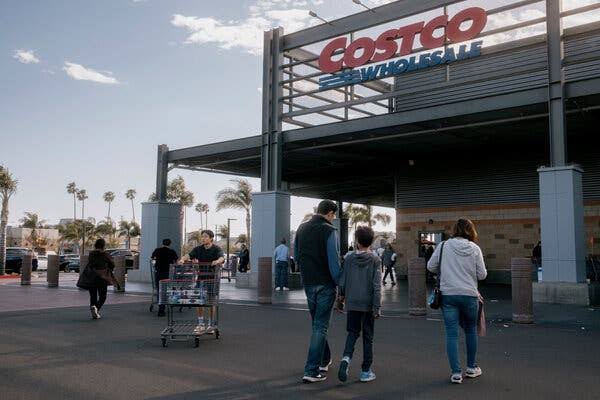 Tariffs Raised Consumers’ Prices, but the Refunds Go Only to Businesses