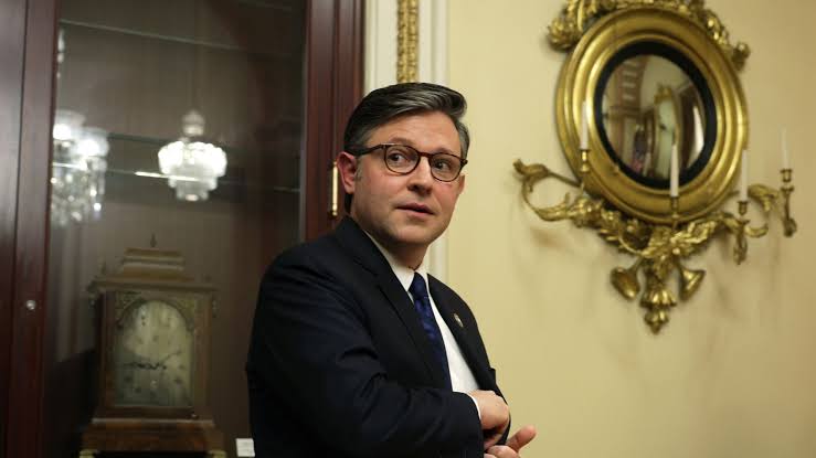 Mike Johnson delays FISA renewal vote after conservative revolt