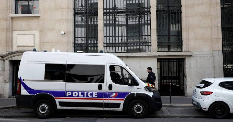 French police foil apparent bomb attack outside of Bank of America building in Paris