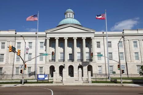 Mississippi house to hold redistricting session at Jim Crow era capitol