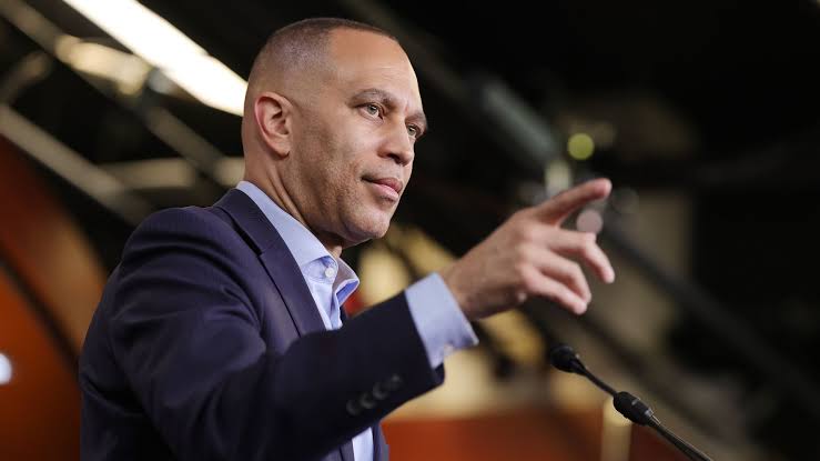 "I don't give a damn": Jeffries defends "maximum warfare" remark amid GOP criticism