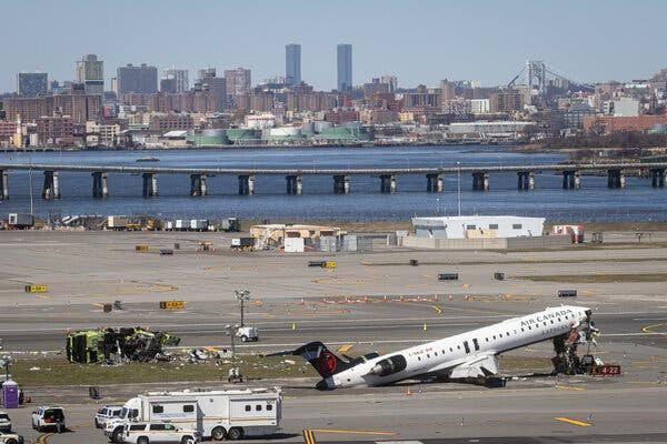 Communication Failures Preceded Deadly Crash at LaGuardia, N.T.S.B. Says