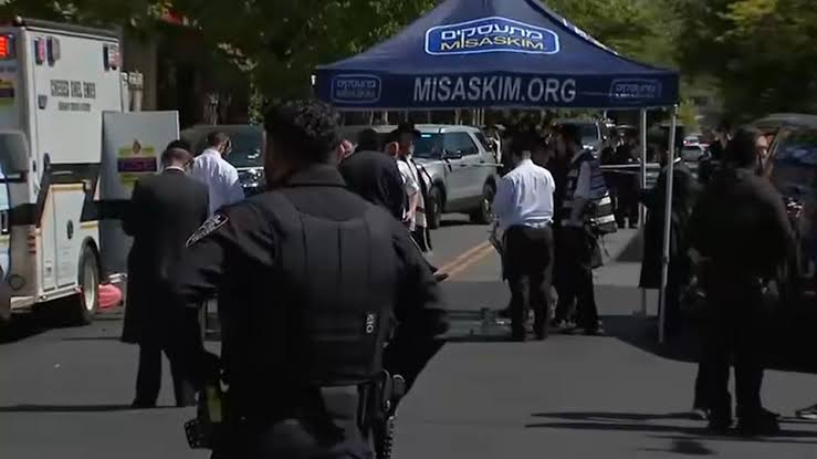 9-year-old boy fatally struck by school bus in Williamsburg, Brooklyn
