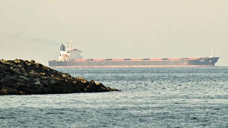 Middle East war live: Iran threatens to disrupt Gulf trade in response to US naval blockade