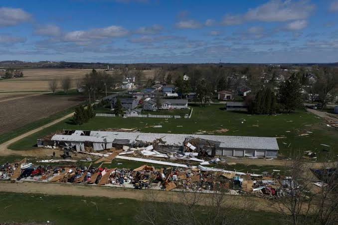 Communities launch cleanup after severe weather and tornadoes churn across Midwest