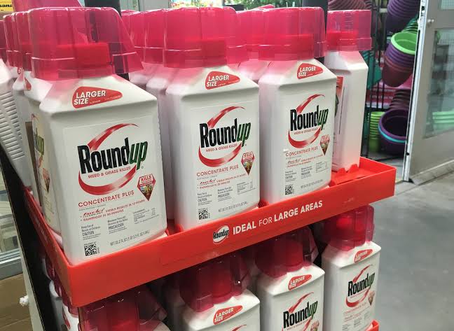 Supreme Court considers blocking lawsuits alleging weed killer causes cancer