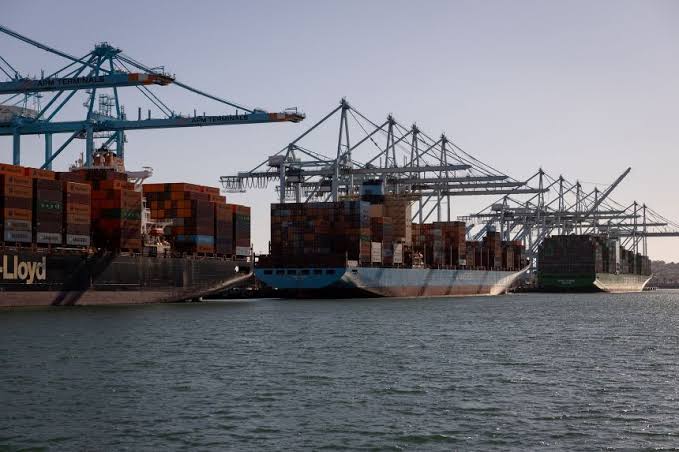 Trump’s attempt to impose new 10% tariffs gets struck down by a panel of judges