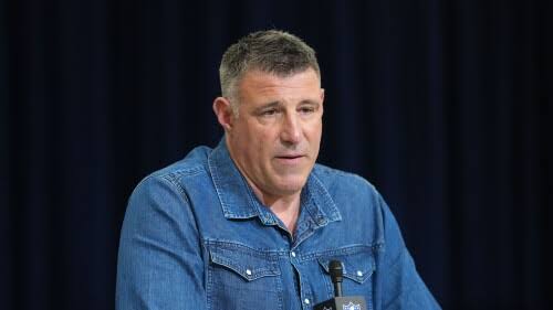 TMZ posts its first image of Mike Vrabel and Dianna Russini