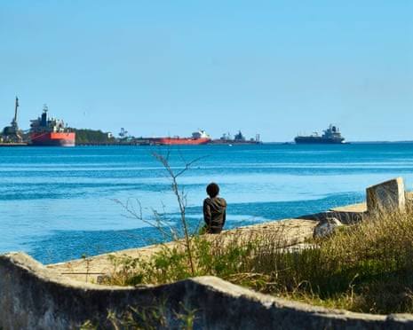 Trump appears to relax de facto oil blockade on Cuba as Russian oil tanker nears island