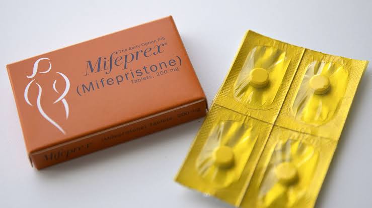 Supreme Court extends freeze on abortion pill restrictions