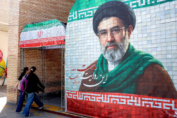 Iran War Live News Updates: Iran, U.S. Move Closer on Proposal to Restart Peace Talks