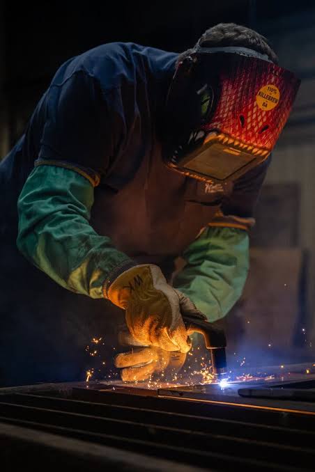 U.S. Economy Grew 2 Percent in Early 2026 Even as War in Iran Began to Hit Energy Prices