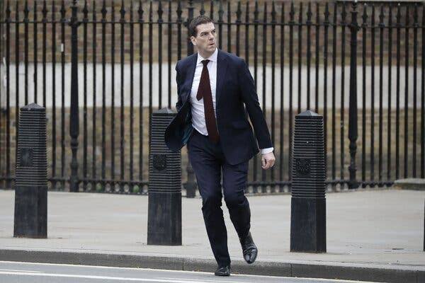 Starmer Fires Senior U.K. Civil Servant Over Mandelson Revelations