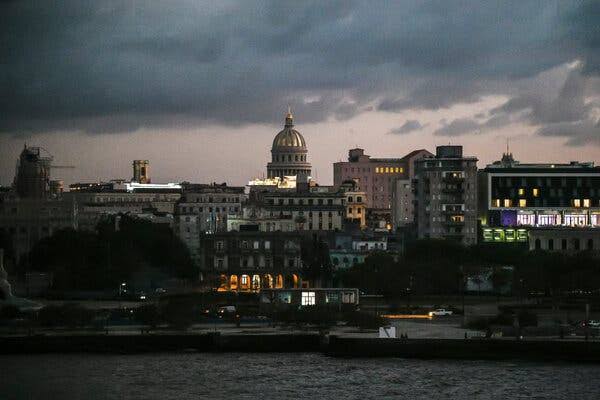 U.S. Allows Russian Oil Tanker to Reach Cuba, Despite Blockade