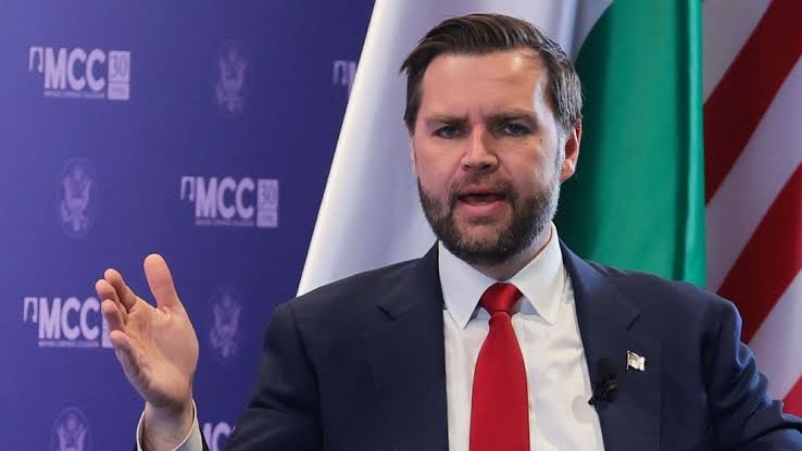 Vance, US negotiators depart meeting with Iran, Pakistan delegation after peace talks fail