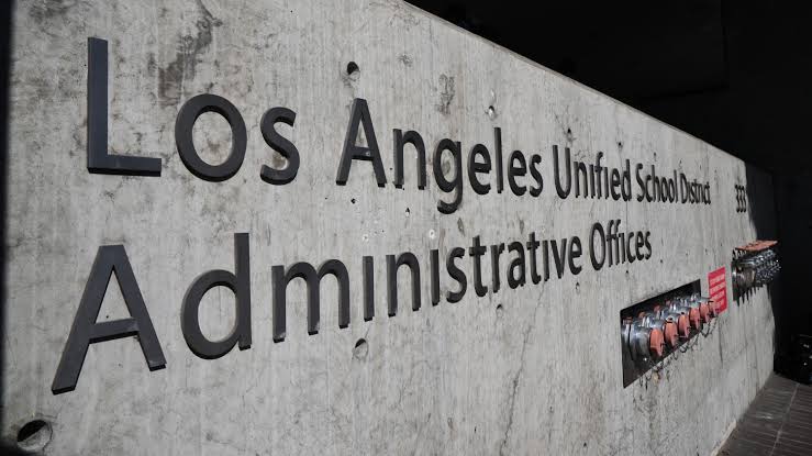 LAUSD strike averted: Tentative deal reached with SEIU Local 99, schools to open Tuesday