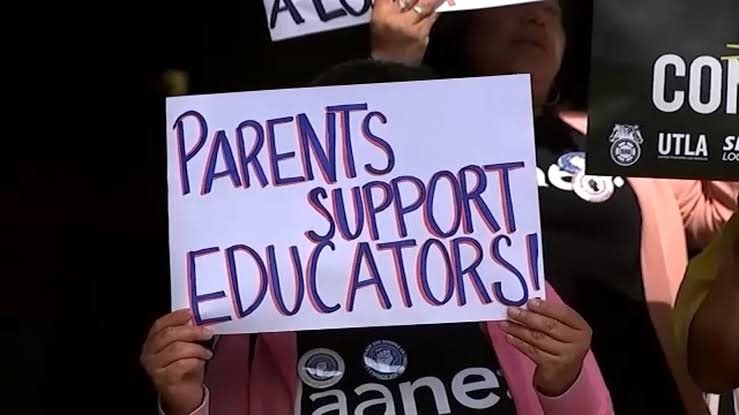 Los Angeles Unified School District continues crucial negotiations with 1 union to avoid strike