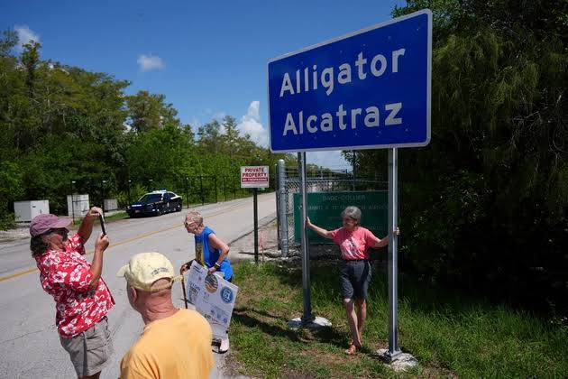 Appeals court overturns injunction that aimed to shut down ‘Alligator Alcatraz’