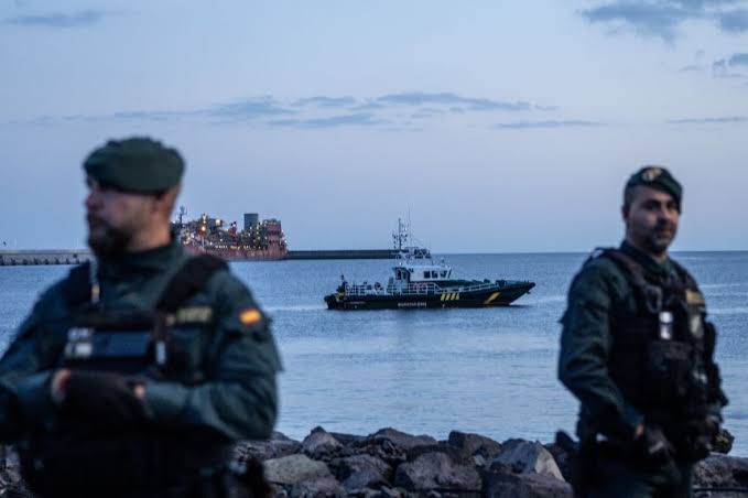 Hantavirus-hit cruise ship approaches Tenerife, passengers expected to return home