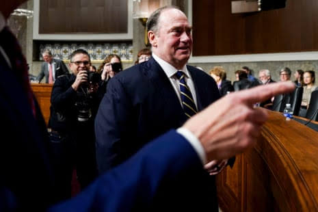 Trump’s navy secretary ousted over dispute about shipbuilding