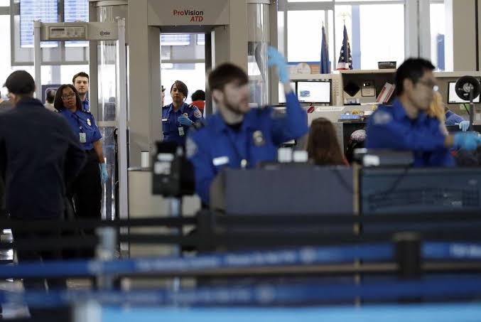TSA agents see partial paychecks