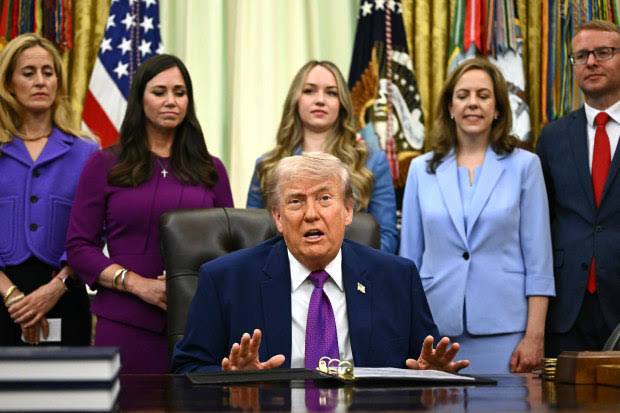 Iran War Live News Updates: Trump Says Iran Ceasefire Is on ‘Massive Life Support’