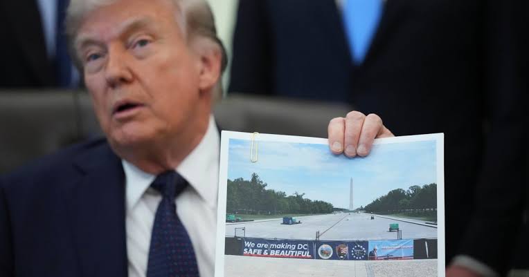 Trump says he'll resurface the bottom of the Lincoln Memorial Reflecting Pool, turning it blue