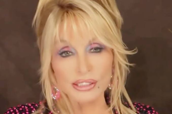 Dolly Parton Cancels Las Vegas Residency, Says 'Everything Is Treatable' amid Health Concerns