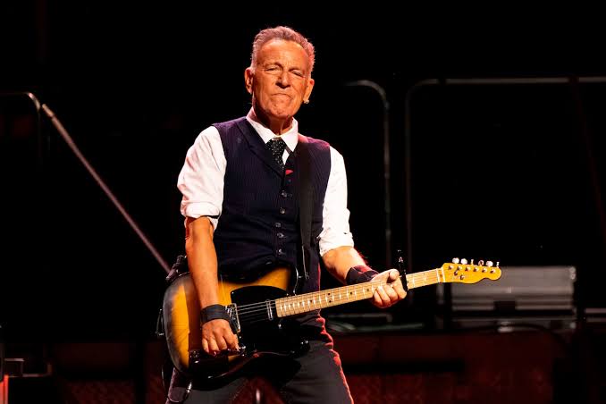 Bruce Springsteen tickets are dropping fast in price. Here’s how to secure them for under $300
