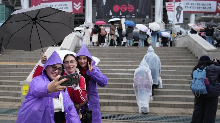 Thousands of fans gather as BTS launches world tour in South Korea