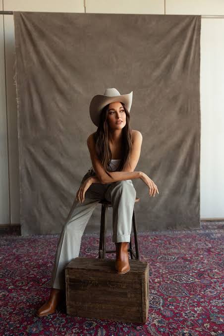 ‘Middle of Nowhere’ Melds the Two Sides of Kacey Musgraves