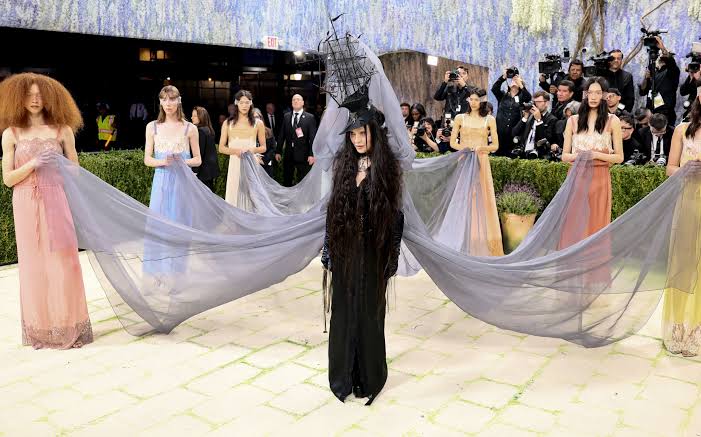 Madonna Enchants in a Sheer Cape—Carried by 7 Ladies-in-Waiting—at the 2026 Met Gala
