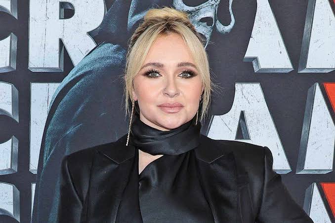Hayden Panettiere recalls friend leaving her in bed with an 'undressed' and 'very famous' man