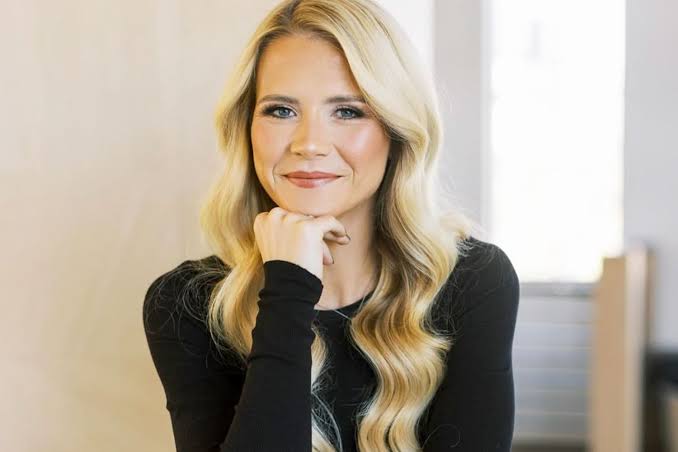 Elizabeth Smart, 38, Shocks Fans with Bodybuilding Photo: 'Embracing My Chance at Life'