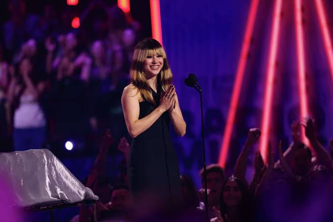 Alysa Liu featured in TikTok-famous pop star's star-studded new music video